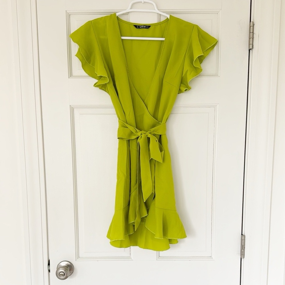SHEIN wrap dress size M green shortsleeve mini flutter sleeve